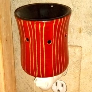 VENETIA Plug-in Nightlight Wax Warmer by SCENTSY